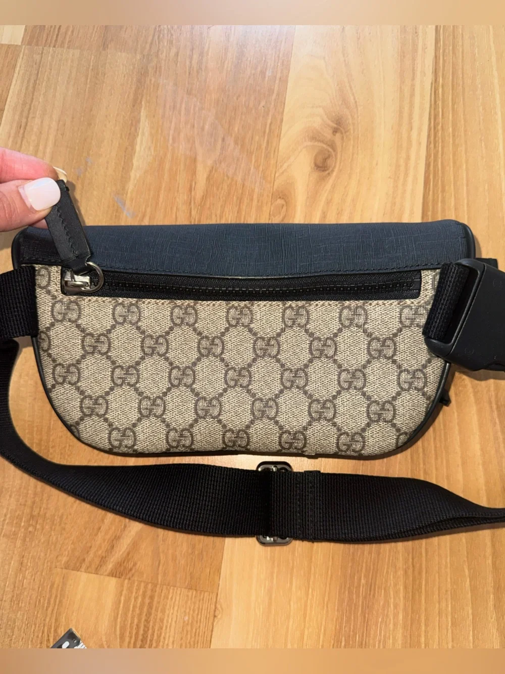 Gucci GG Supreme Monogram Belt Bag Beige & Black